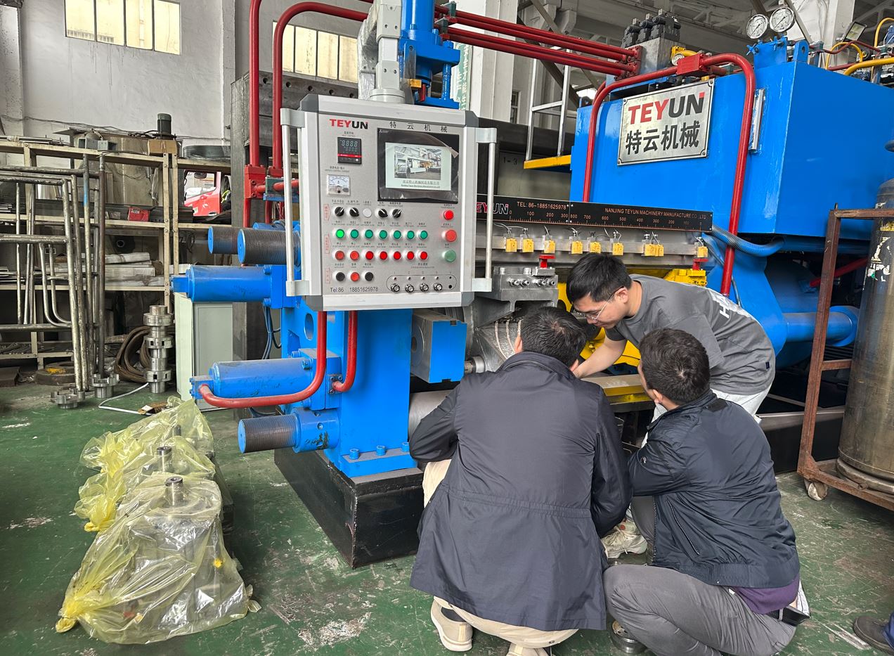 aluminum extrusion machine