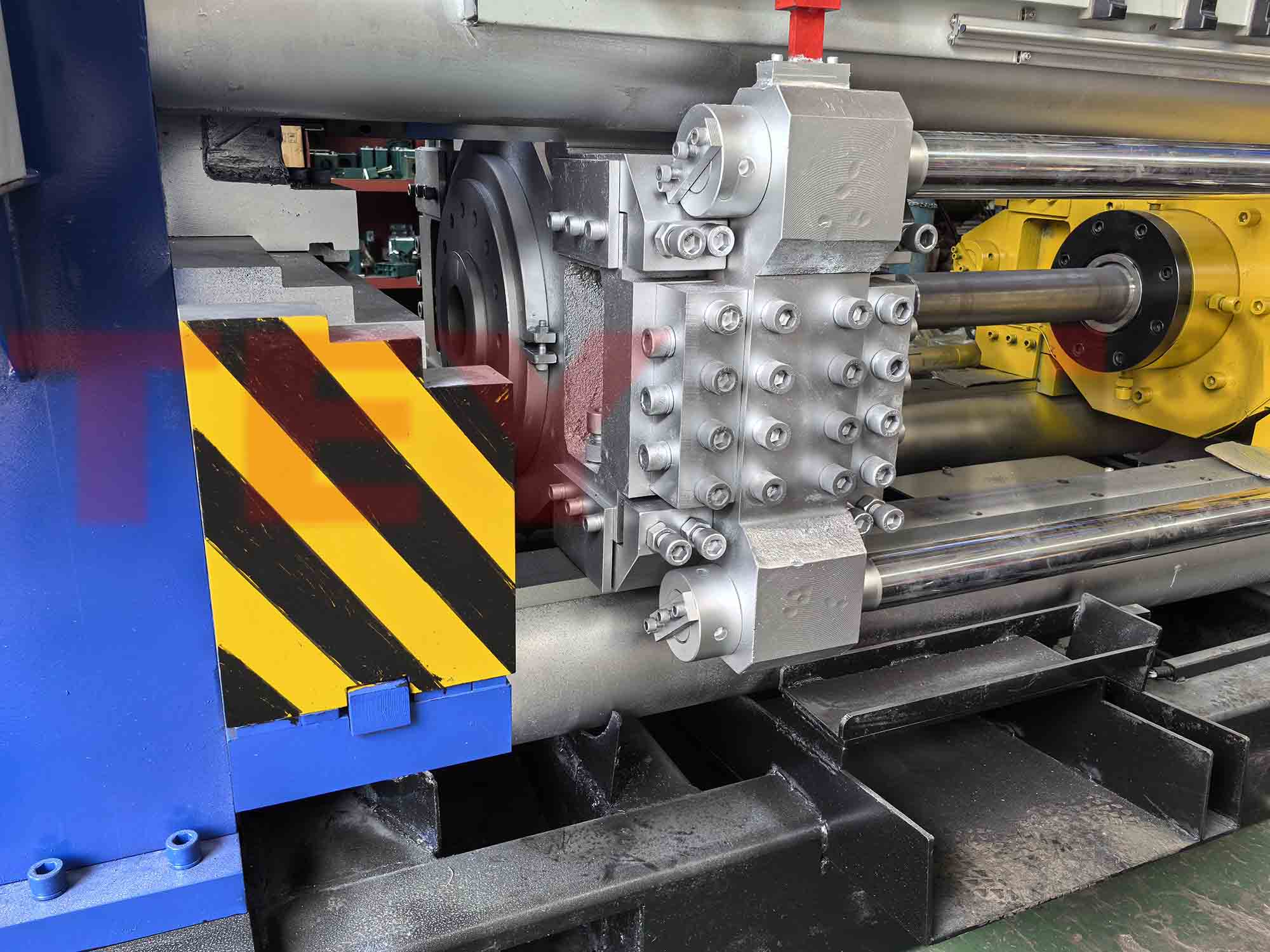 aluminum extrusion machine