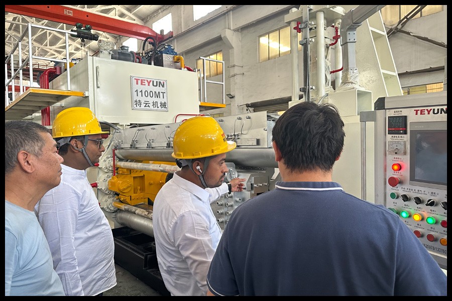 Our Indian clients come to our factory to test their 1100Ton Press
